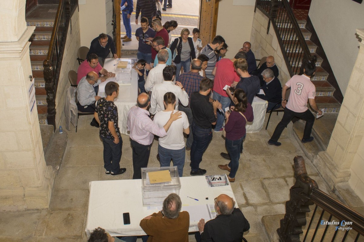 SE ESTABLECE UN CONVENIO CON CORREOS PARA GARANTIZAR EL VOTO POR CORREO EN LA ELECCIONES A MAYORALES DE LA ASJ